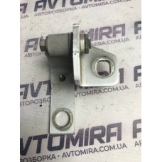 Завіс двері правої верхній Ford Focus 3 AM51U22800AD